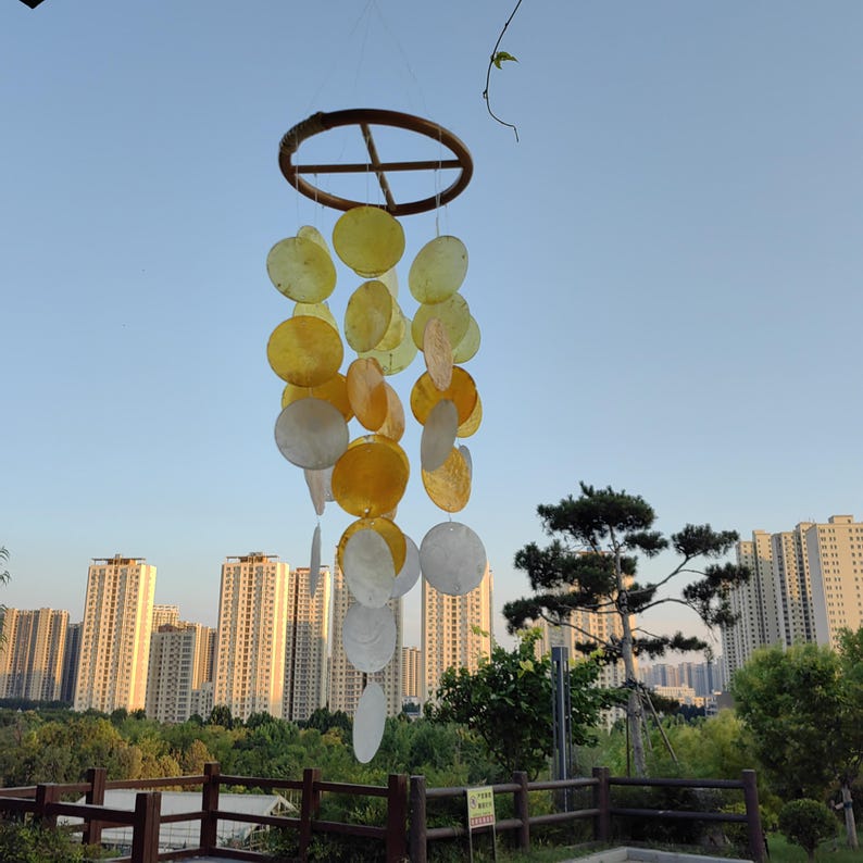 Carillon éolien en coquillage Capiz naturel, 35 coquillages violets, 69 cm, décoration intérieure et extérieure