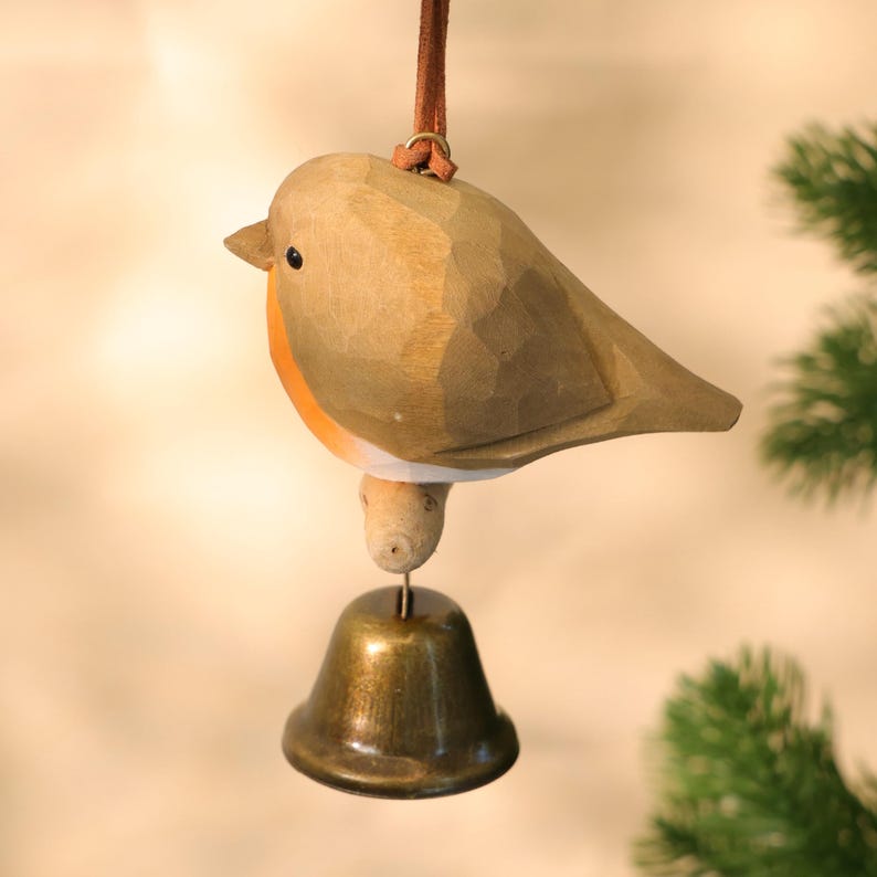 Ornement rouge-gorge en bois sculpté à la main avec cloche, décoration d'intérieur rustique et de Noël