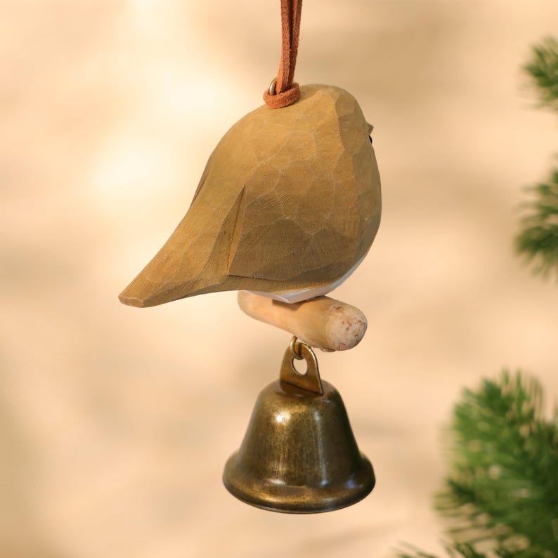 Ornement rouge-gorge en bois sculpté à la main avec cloche, décoration d'intérieur rustique et de Noël
