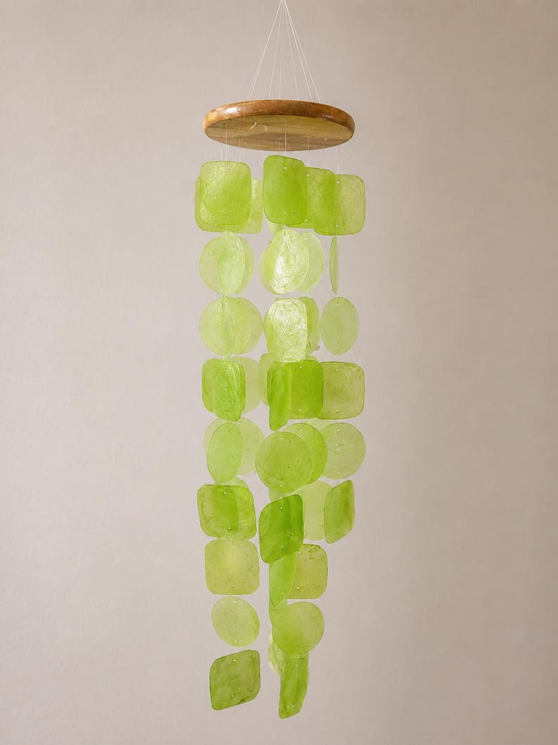 Carillon Éolien en Coquillage Capiz Vert avec Crochet, 60 cm, Décor Côtier pour Intérieur et Extérieur