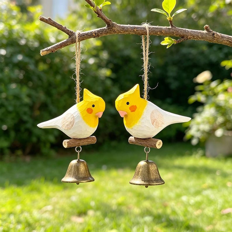 Carillon éolien en bois sculpté à la main avec perruche et clochette en laiton, hauteur 4 cm