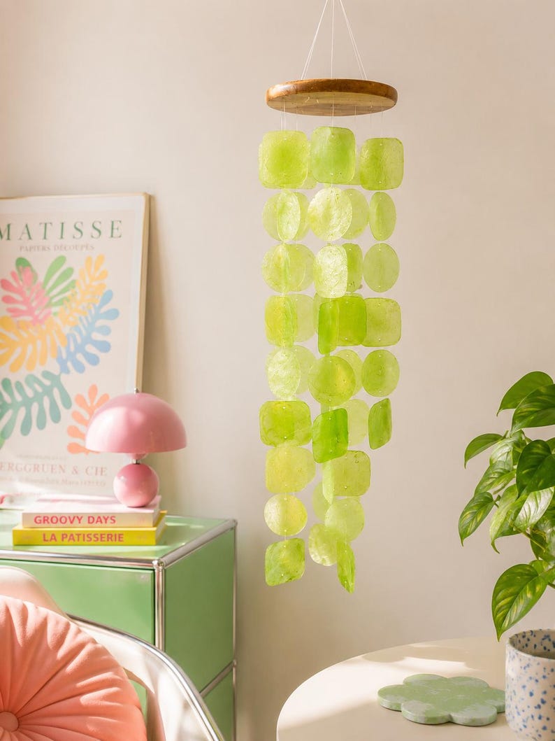 Carillon Éolien en Coquillage Capiz Vert avec Crochet, 60 cm, Décor Côtier pour Intérieur et Extérieur