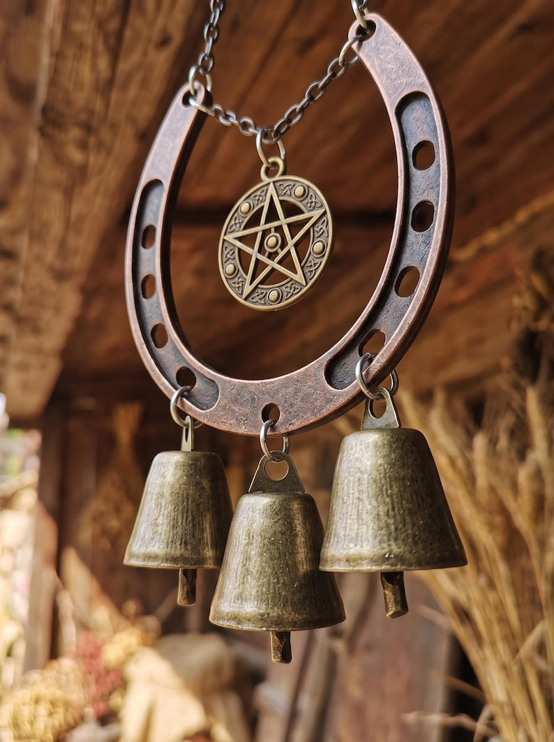 Carillon éolien en métal rustique en forme de fer à cheval et étoile porte-bonheur, décoration suspendue pour jardin, terrasse et porche