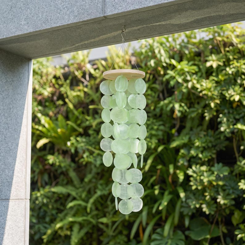 Carillon Éolien en Coquillage avec Miroir, Décoration Suspendue Style Bord de Mer, H 45 cm x L 12 cm, pour Maison de Plage, Terrasse, Véranda, Fenêtre, Jardin