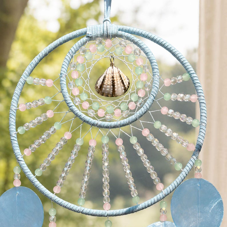 Attrape-rêves bleu avec carillon en coquillages, décoration murale bord de mer, 62 cm, style bohème pour chambre et salon