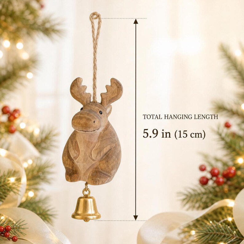 Ornement de Noël en bois sculpté à la main, figurine orignal avec clochette en métal, suspension décorative rustique