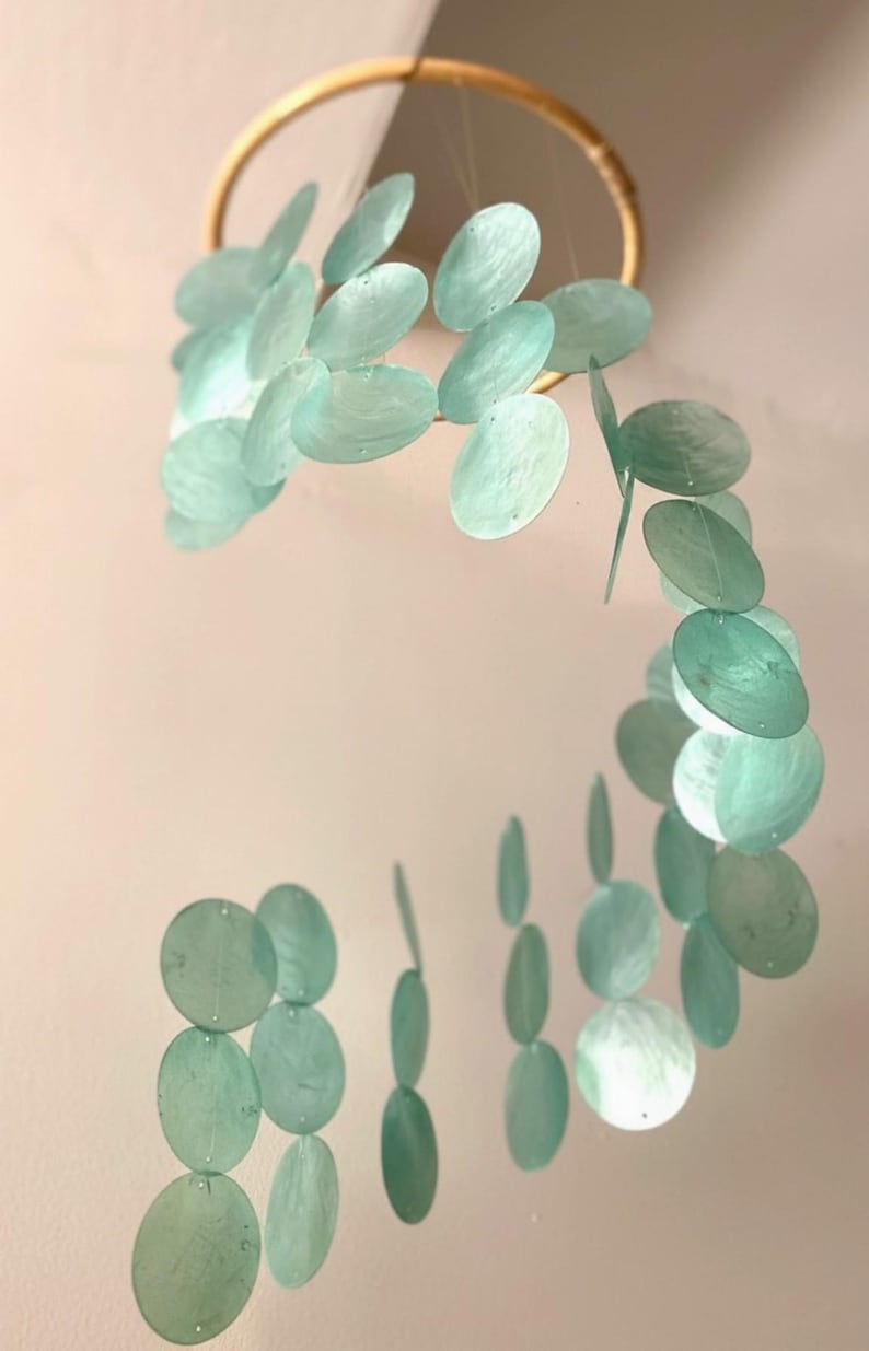 Carillon Mobile Décoration Murale en Nacre Vert d'Eau et Bambou, Forme Spirale, 2 Tailles