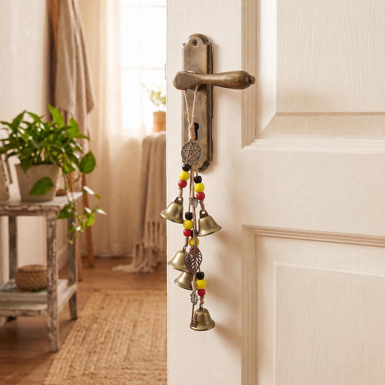 Clochette de sorcière en cristal à suspendre, breloque de porte faite main, décoration de protection en pierre de cristal, style bohème, corde de jute et perles
